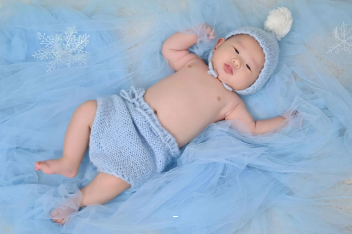 乐清宝宝吐奶黄色